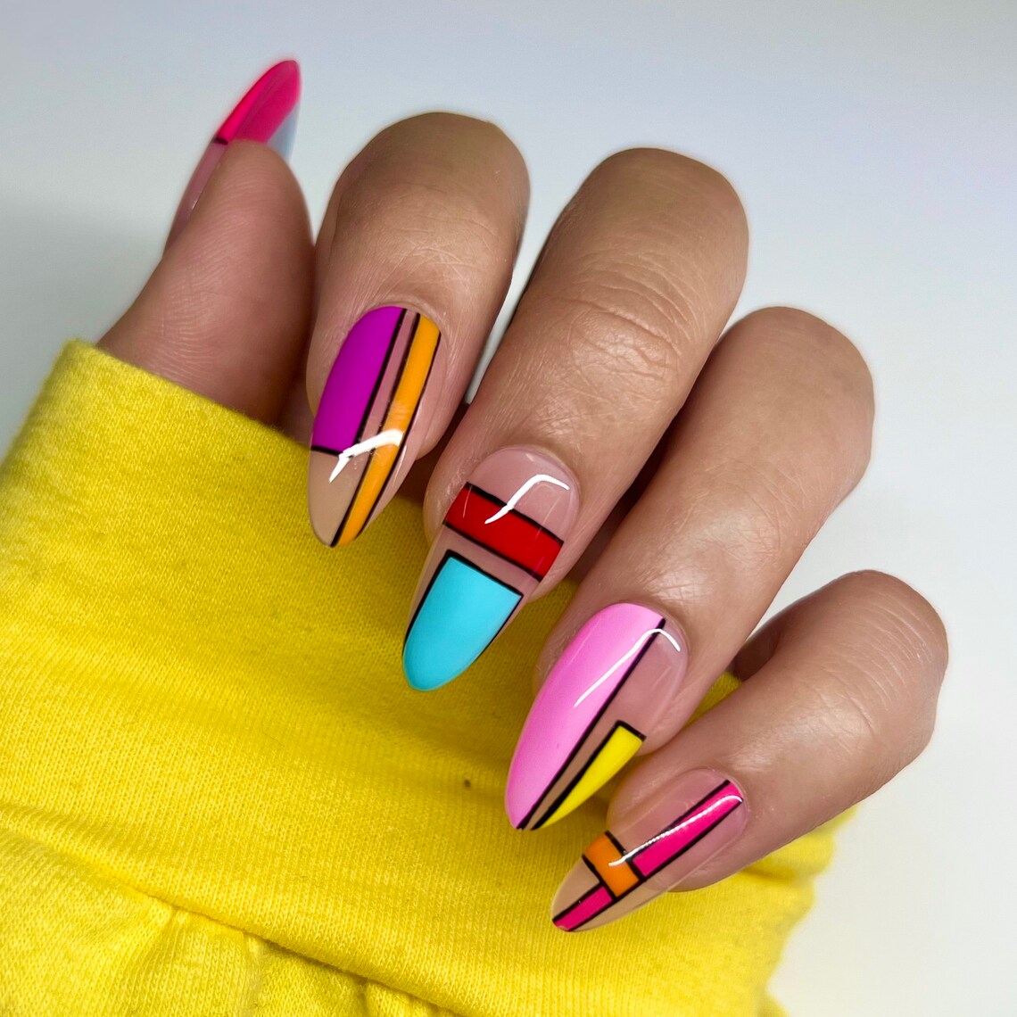 Geometric Press on Nails