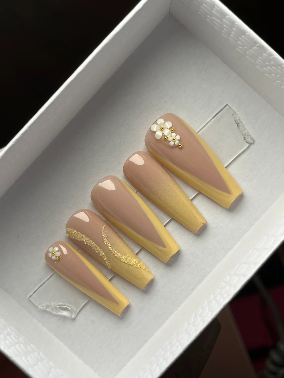 Sunny yellow pastel nails