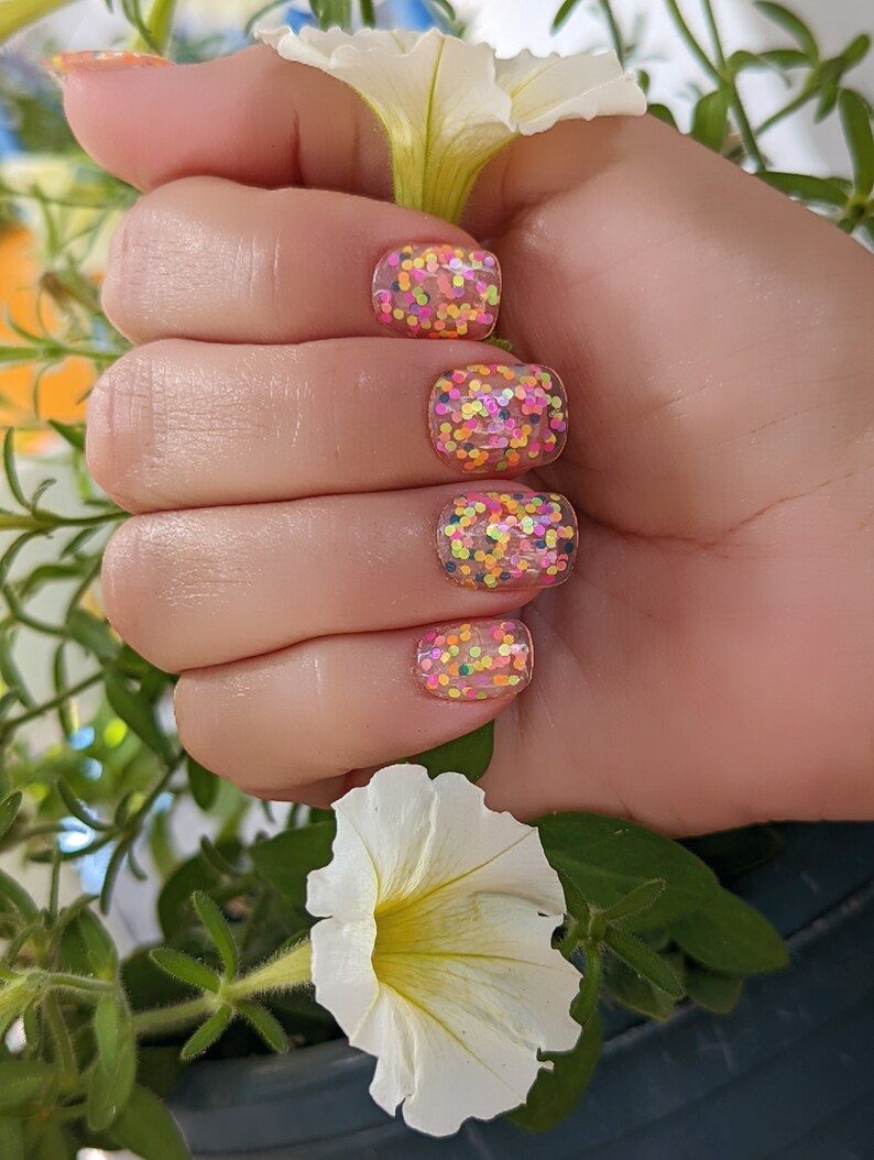 negative space polka dots nails for spring