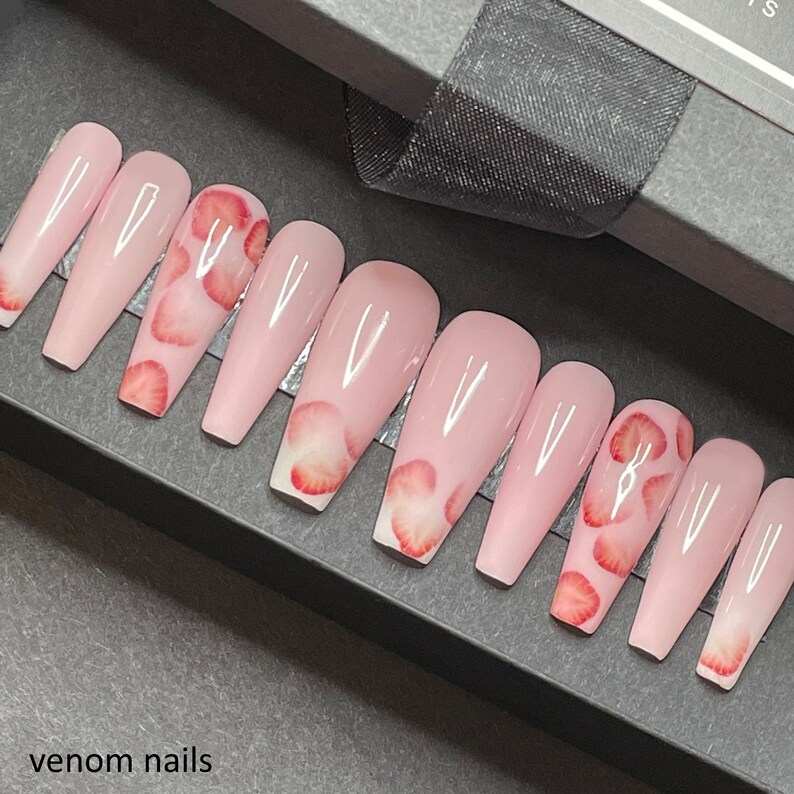 Strawberry Crush Gel Press on Nails