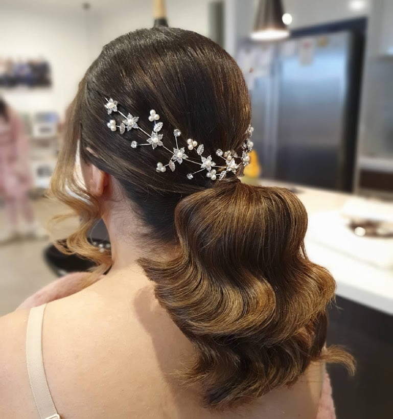 Bridesmaid Hairstyles Medium Length: Pretty Ponytail With Shaggy Layers