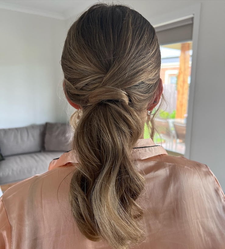 Bridesmaid Hairstyles Medium Length: Pretty Ponytail With Shaggy Layers