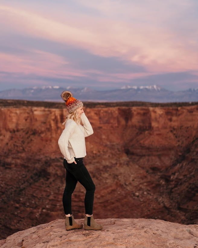 Hoodie Sweater Jacket + Thermal Jeans + Beanie (Fall)